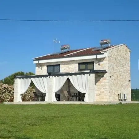 Lodge Mik & Lena Paralia Dionysiou